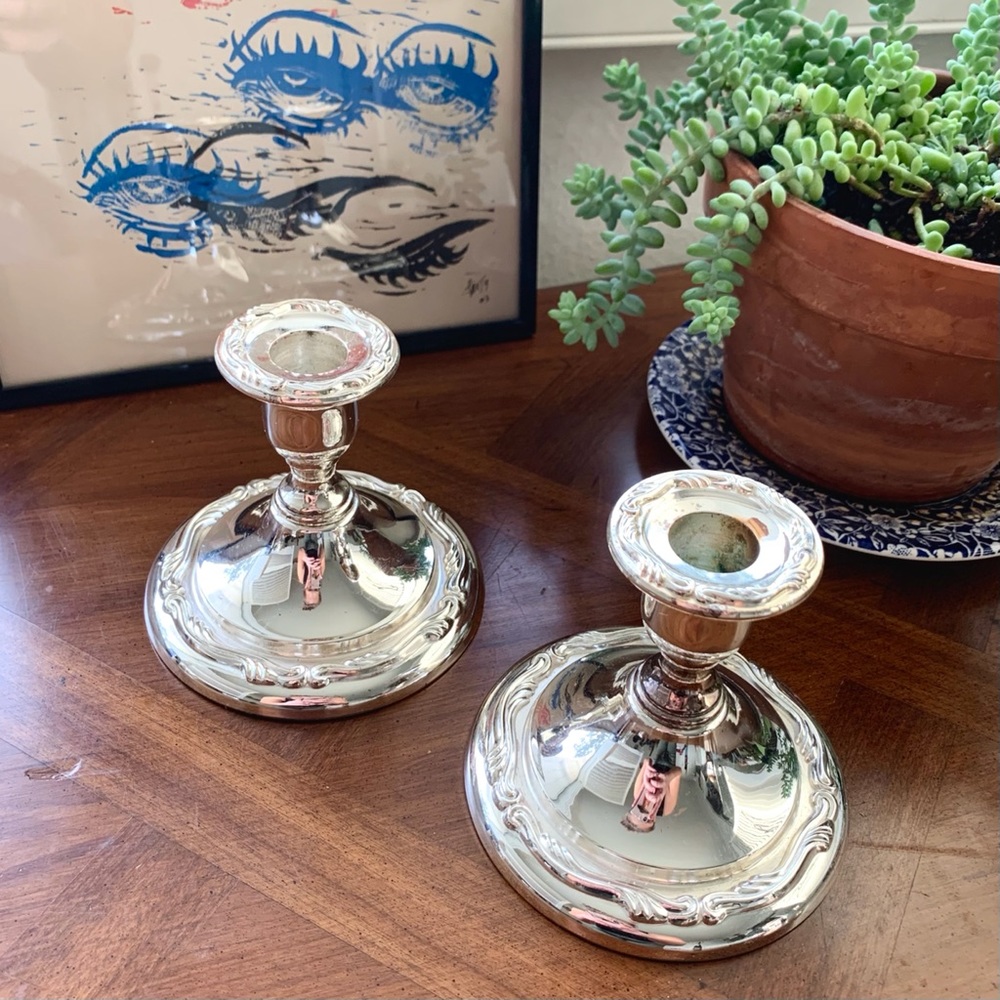 oneida georgian scroll candlesticks